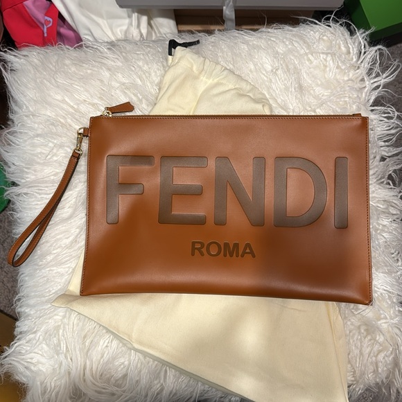 Fendi Roma Flat Pouch Large - Picture 5 of 10